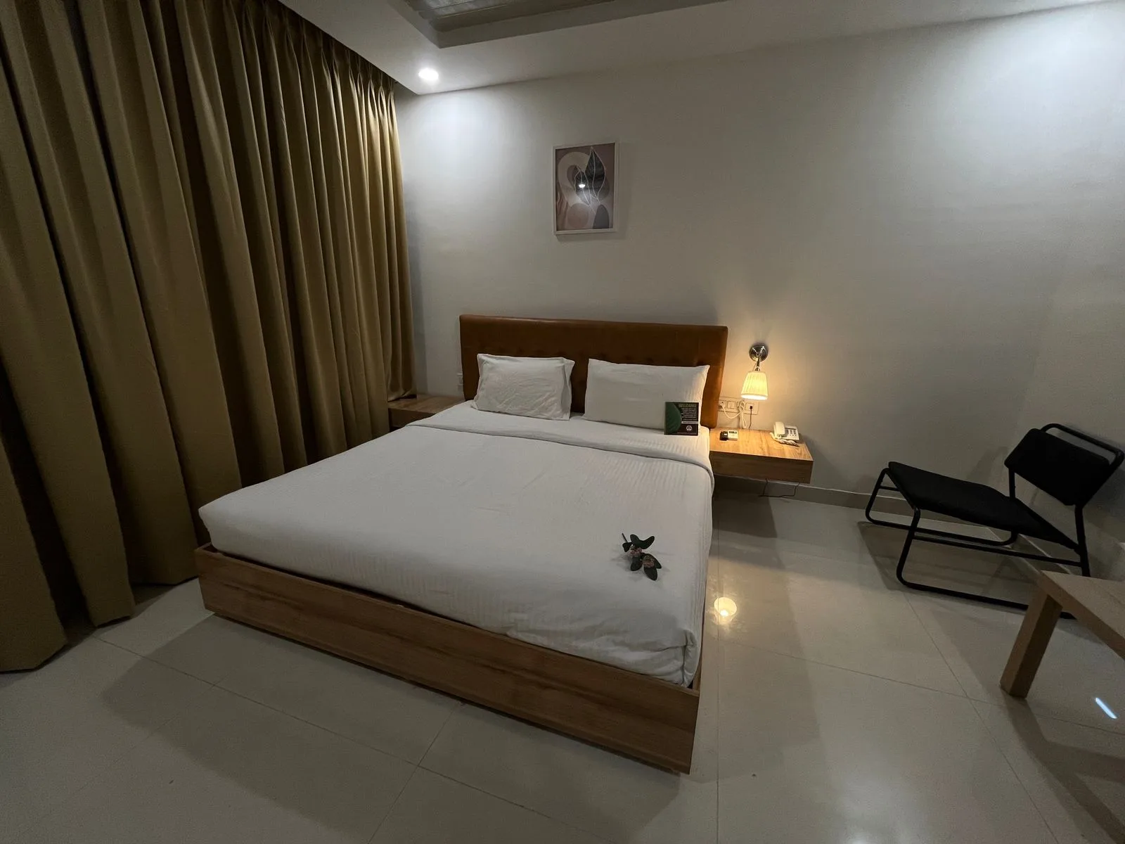 Premium Super Deluxe Room at Hotel Hibiscus Tree